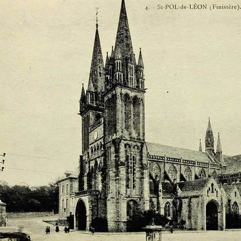 1930s France Saint-Pol-de-Léon Cathedral Postcard
