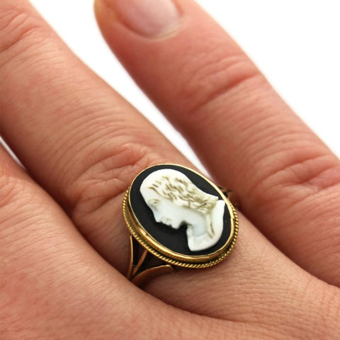 1854’s Victorian Ring Gold Cameo Antique 15ct Carved Hardstone , Painter Raphael.
