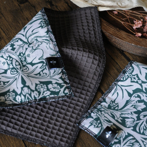 William Morris Brother Rabbit Forest Green Extra Strong 4 ply Dishcloth