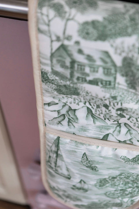 Lake District Toile Oven Glove