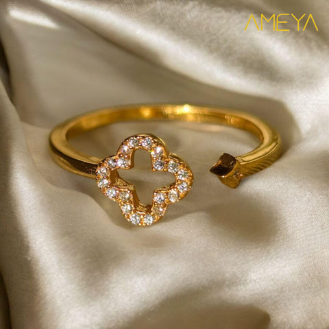 Bague Ameya en plaqué or 18 carats, motif trèfle à quatre feuilles, ajustable, cristal de zircone cubique, argent sterling