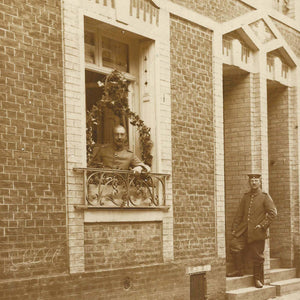 Descriptive image text