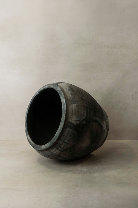 Vintage Dark Pot Nr. 008