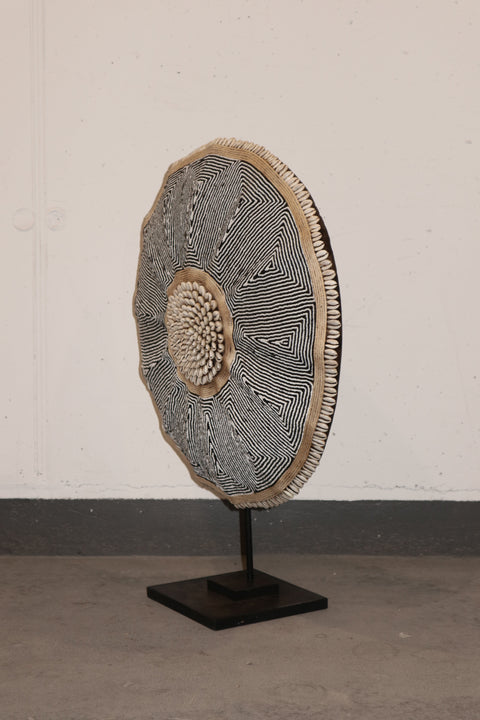 Bouclier perlé du Cameroun - L - 54 cm Noir et blanc 05