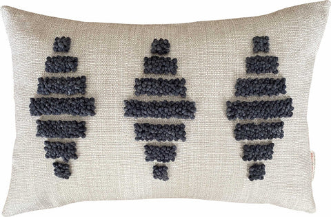 Kissenbezug mit Punch-Needle-Technik – Zulu-Muster 1
