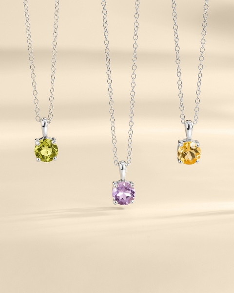 Peridot-Solitär-Anhänger-Halskette in Sterlingsilber