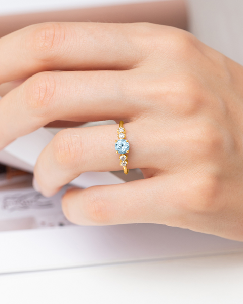 Coffret cadeau de bijoux de tous les jours en topaze bleue et vermeil en or 18 carats