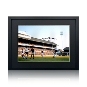 Alan Gilzean Signed Tottenham Hotspur 16x12 Image Deluxe Mount Frame
