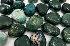 Bloodstone Tumblestone – Strength, Protection & Energy‑Boosting Healing Crystal