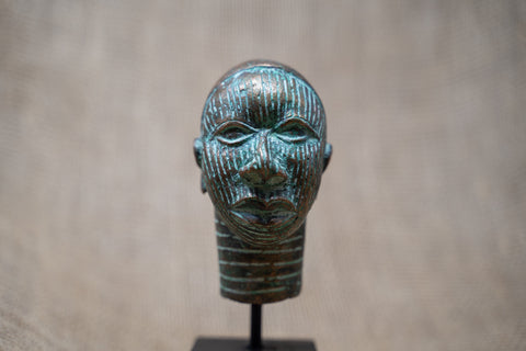 Tête en bronze du Bénin - 37,9