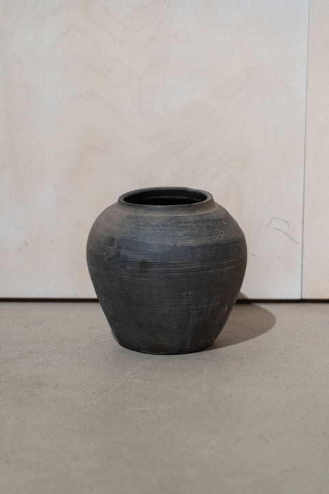 Old Dark Grey Pots