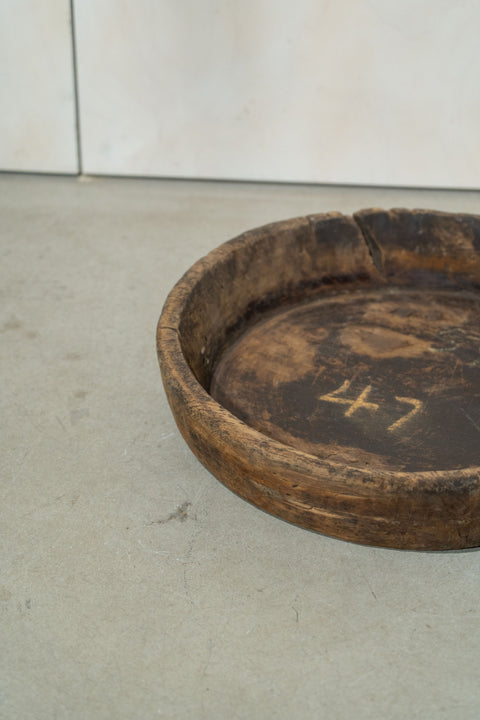 Grand bol rond vintage en bois n° 1