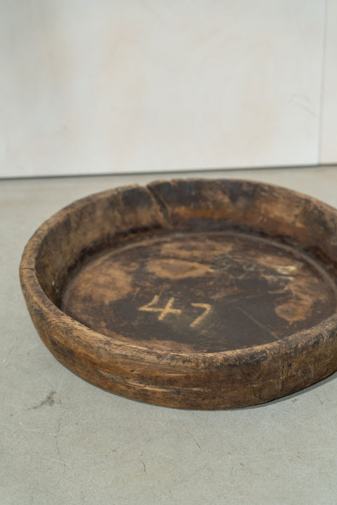 Grand bol rond vintage en bois n° 1