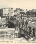 France Boulogne-sur-Mer Le Pont Marguet et Hotel des Posles Vintage Postcard