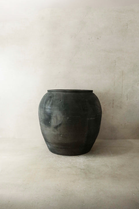 Vintage Dark Pot Nr. 021
