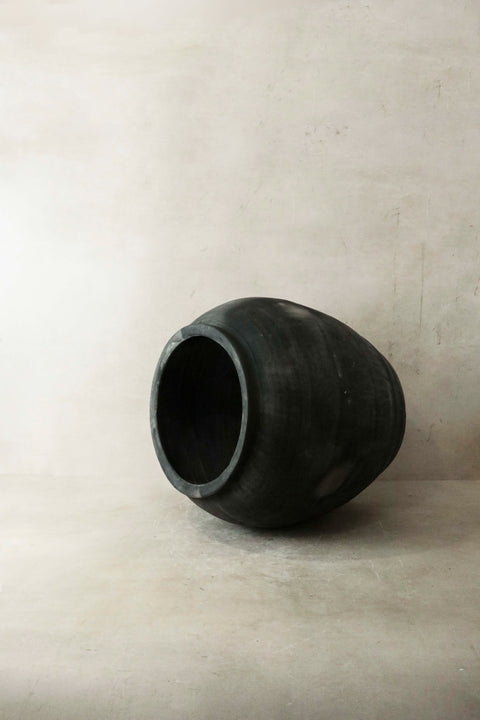 Vintage Dark Pot Nr. 021