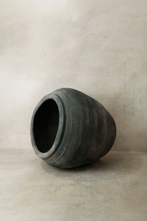 Vintage Dark Pot Nr. 027