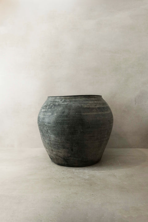 Vintage Dark Pot Nr. 014