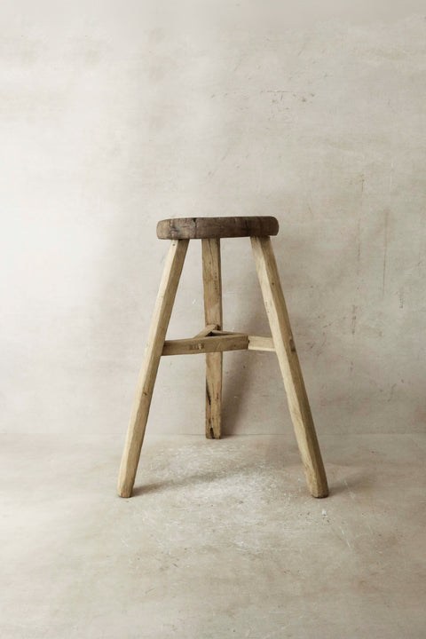 Rustikaler Vintage-Hocker aus Ulmenholz – Rund – Nr. 26