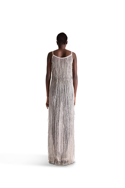 Handbesticktes, transparentes Kleid mit Quasten
