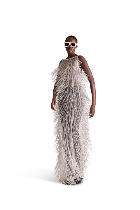 Handbesticktes, transparentes Kleid mit Quasten