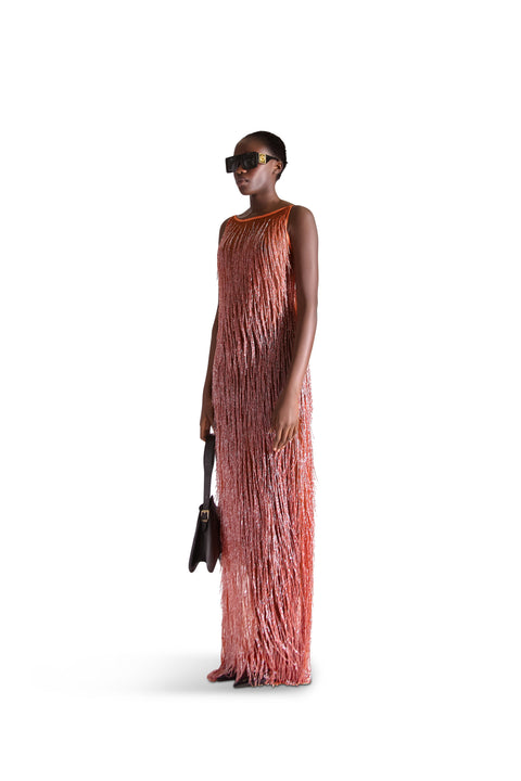 Handbesticktes, transparentes Kleid mit Quasten