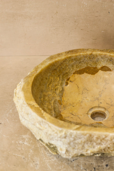 Waschbecken aus Onyx mit roher Kante – Nr. 1