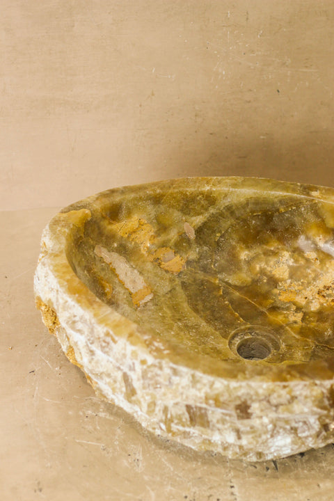 Waschbecken aus Onyx mit roher Kante – Nr. 2