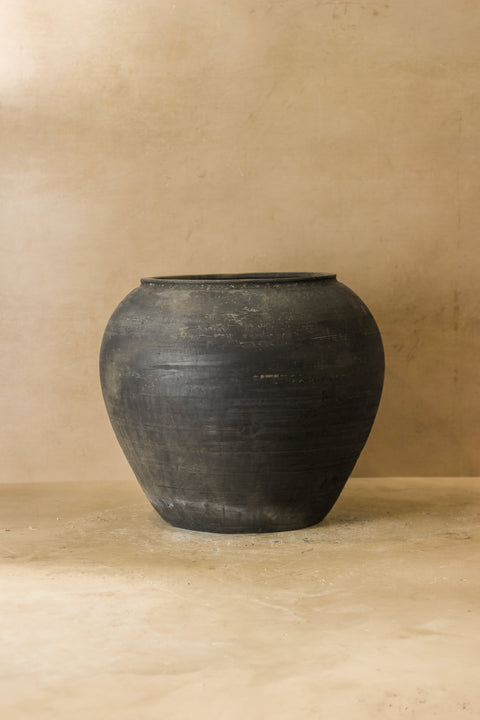 Vintage Dark Pot - Nr. 66