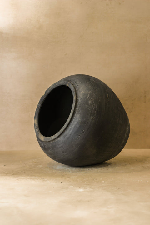 Vintage Dark Pot - Nr. 66