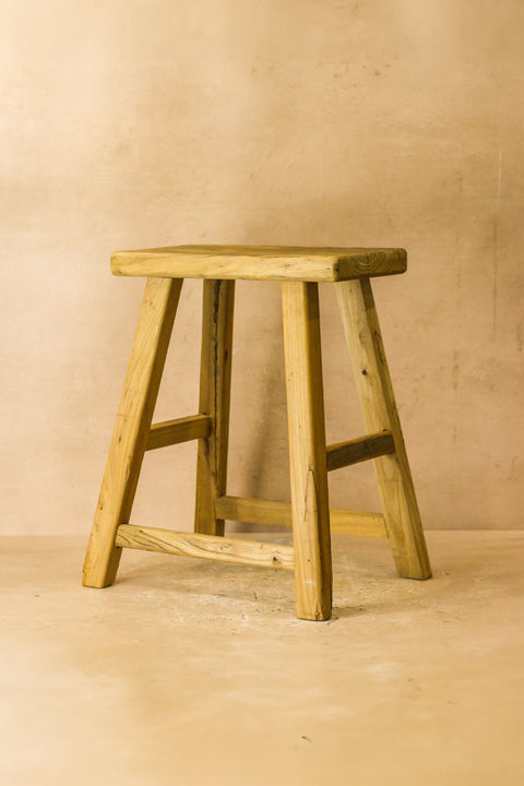 Rustikaler Vintage-Hocker aus Ulmenholz – Mittelgroß – Nr. 64