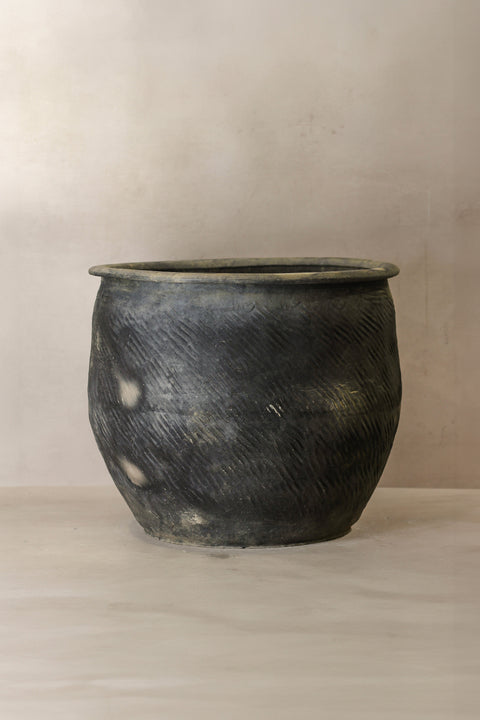 Große alte graue asiatische Töpfe - L014
