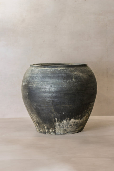 Vintage Dark Pot - No 71