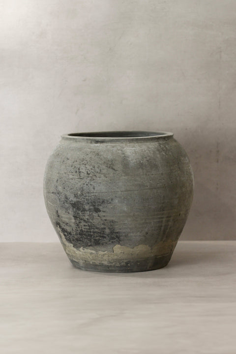 Vintage Dark Pot - No 75