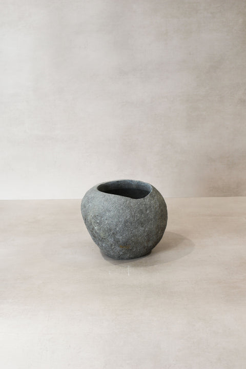 River Stone Planter Pot No9