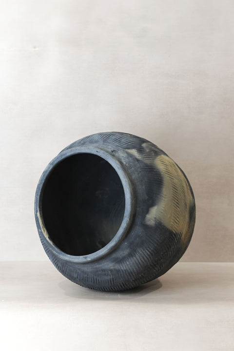 Vintage Textured Grey Pot - VT06