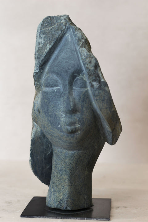 Stone head sculpture by Rizimu Chiwawa Zimbabwe (3006)