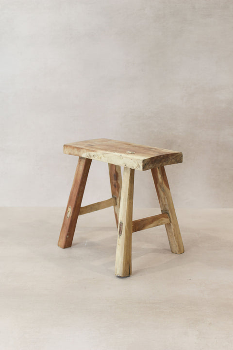 Vintage-Hocker aus rustikalem Ulmenholz – Klein – Nr. 20