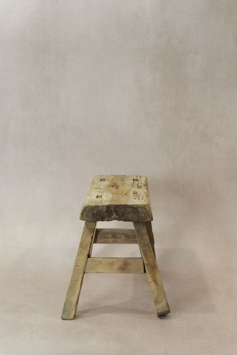 Vintage-Hocker aus rustikalem Ulmenholz – Klein – Nr. 22