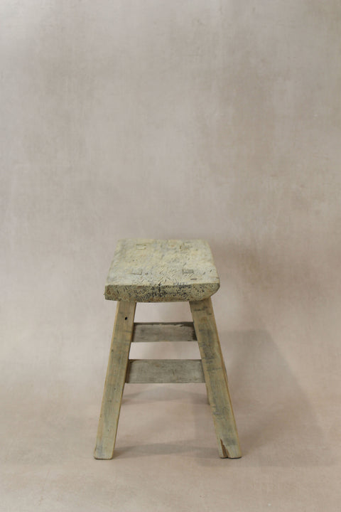 Vintage-Hocker aus rustikalem Ulmenholz – Klein – Nr. 23
