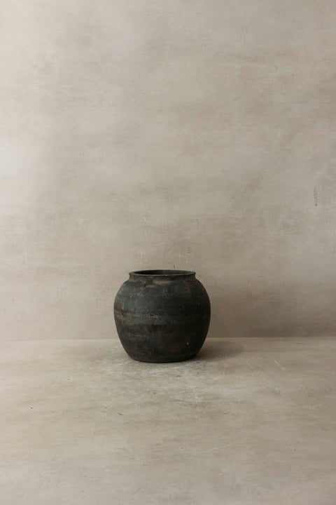 Vintage Dark Pot Nr. 20