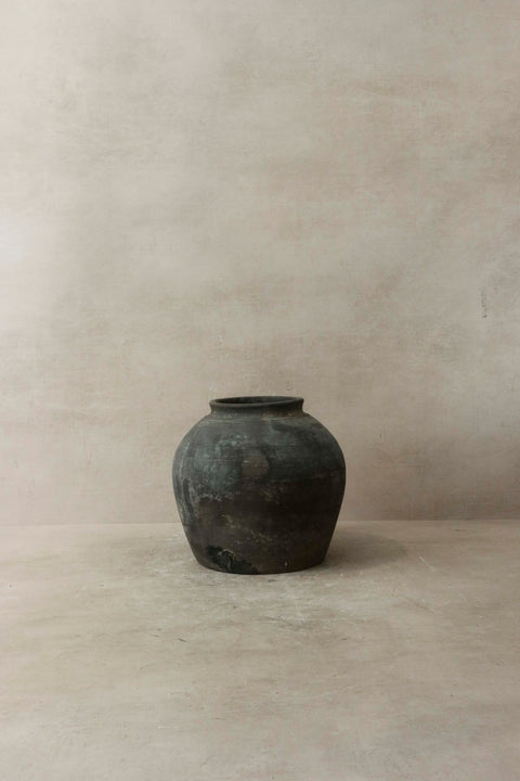 Vintage Dark Pot Nr. 21
