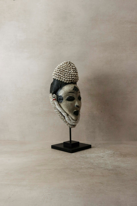 Perlenbesetzte Punu-Maske, Gabun – 6,4