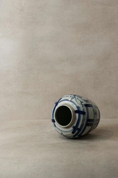 Old Blue & White Porcelain Jar n° 5