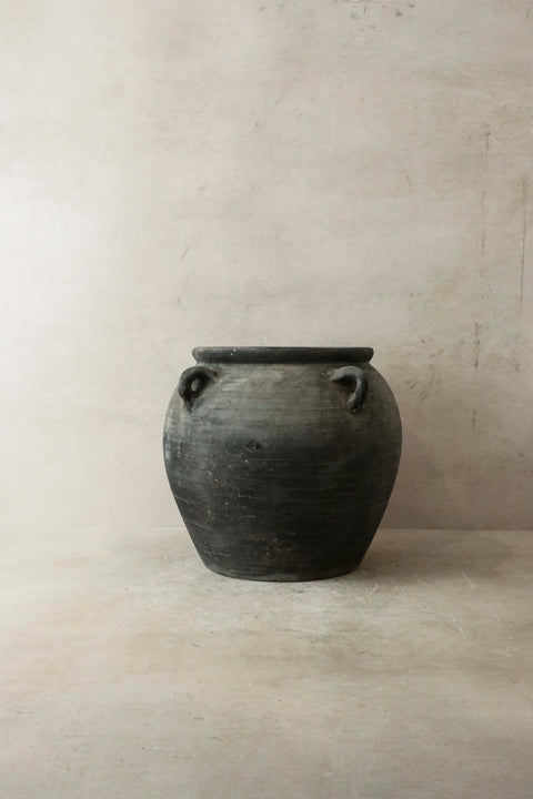 Vintage Dark pot with ears - E4.15