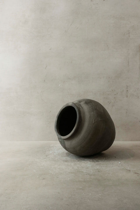 Vintage Dark Pot Nr. 39