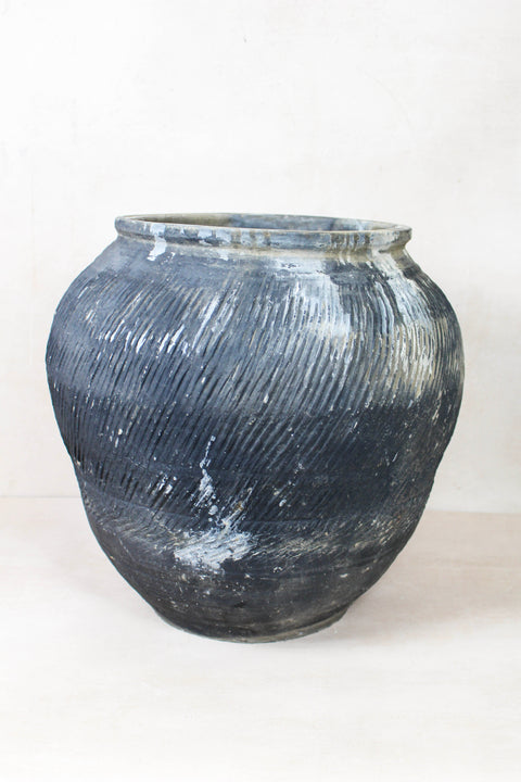 Vintage Textured Grey Pot - VT12