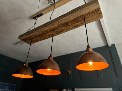 Holzbalkenleuchte mit Schirmen, 120 cm