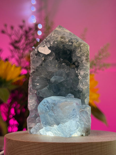 Celeste Druzy Caves – Mental Clarity