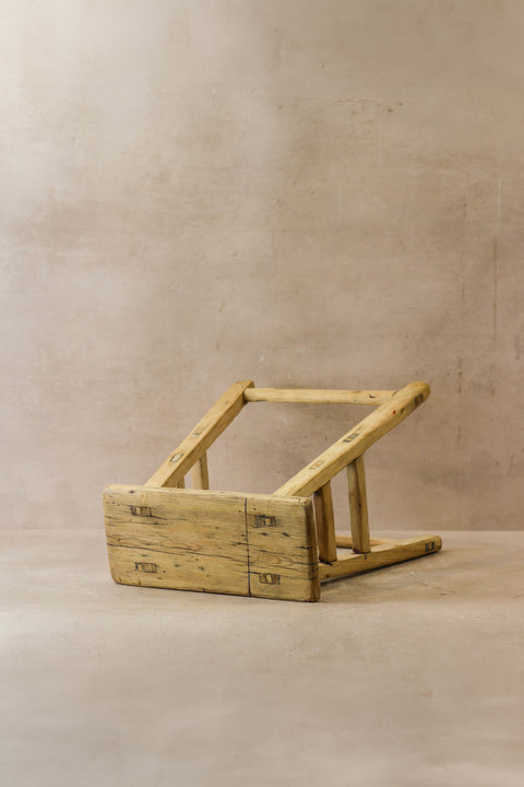 Vintage-Hocker aus rustikalem Ulmenholz – Mittelgroß – Nr. 46